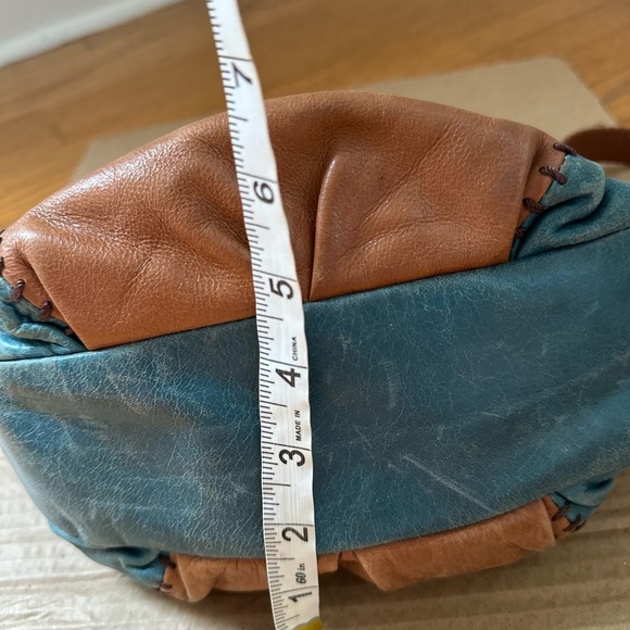 The Sak Women's Handbag Purse Tan Leather Crossbody Beaded Patchwork Bag. - Picture 9 of 14